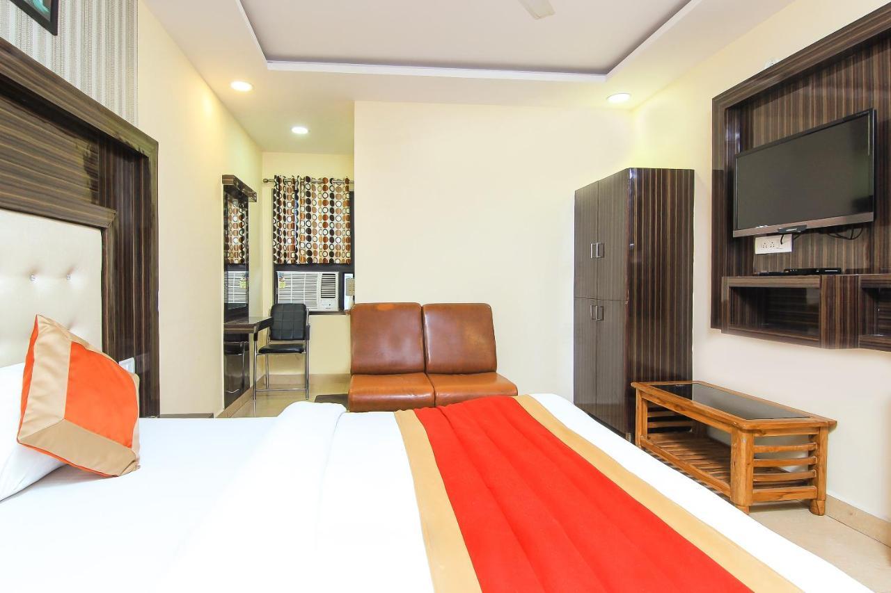 Oyo 8883 Hotel Comfort Zone Lakhnaú Exteriér fotografie