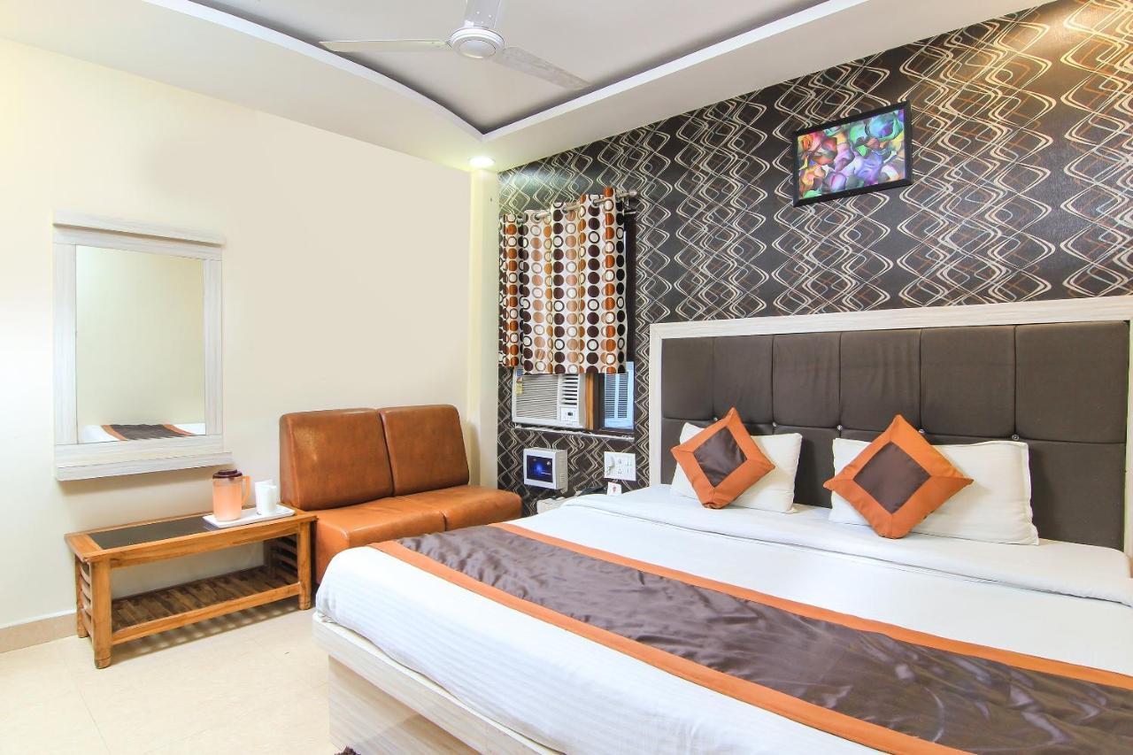 Oyo 8883 Hotel Comfort Zone Lakhnaú Exteriér fotografie